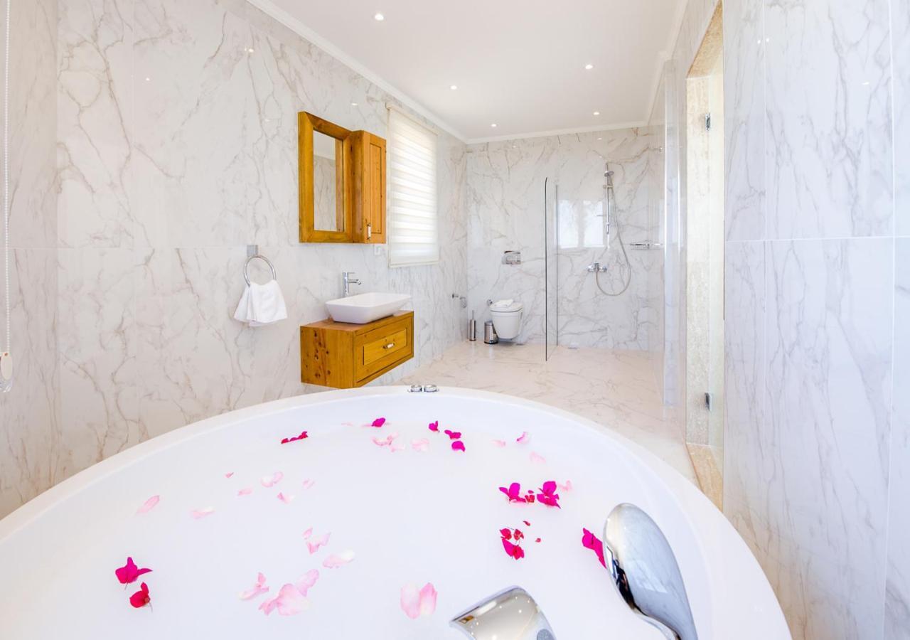 Villa 5 Sleeps 6 Isolated Pool See And Montain View-Villa Kartal Yuvasi Uzumlu  Zewnętrze zdjęcie